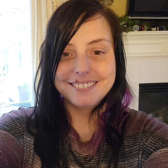 Meet your Posher, Cassy - Picture 2 of 5